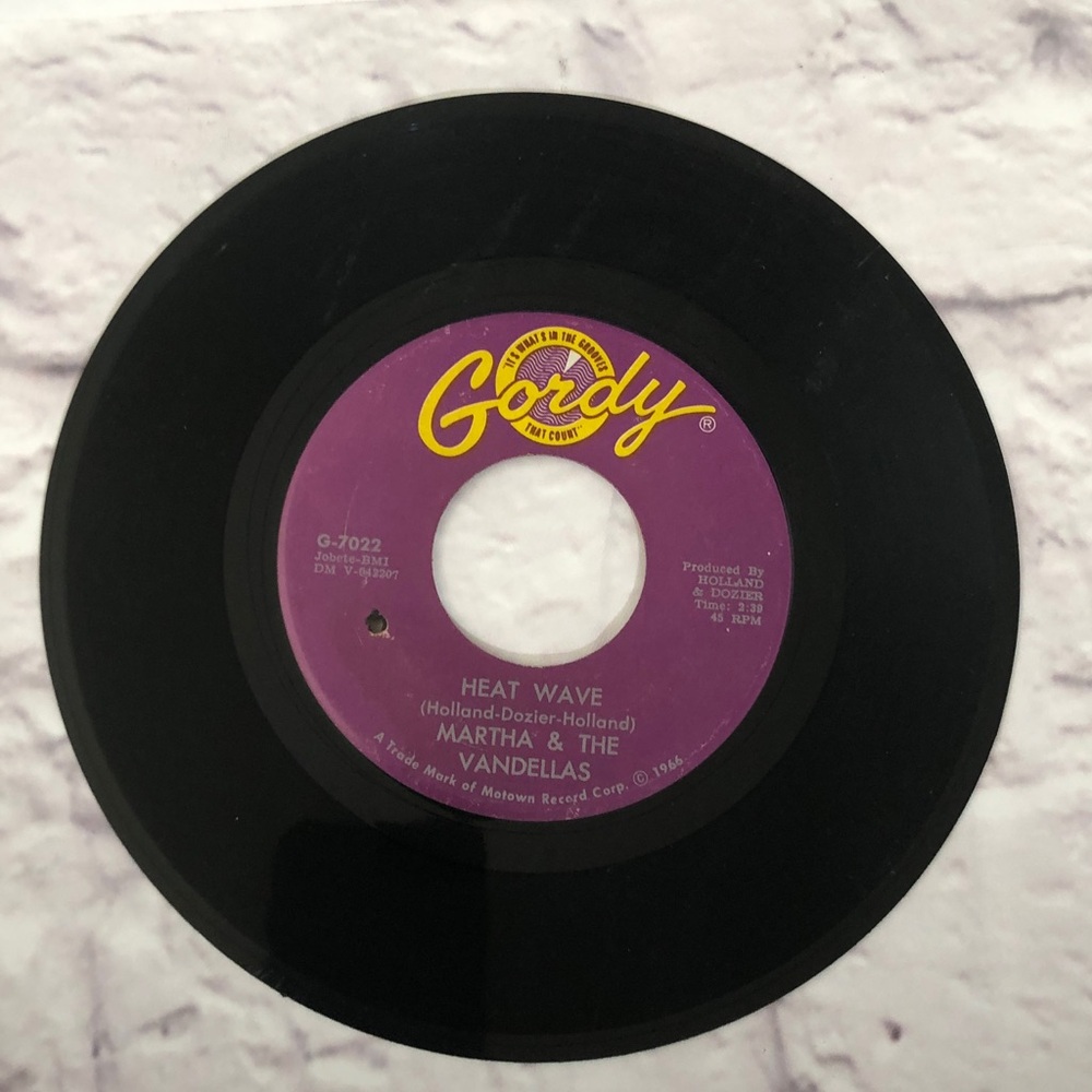 45 rpm Gordy Vinyl Record -A Love Like Yours Heat Wave Martha & Vandellas G-7022
